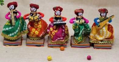 Traditional Rajasthani miniature painting and Kathputli puppetry in Jaipur, Rajasthan – local artisans showcasing India’s living art heritage.
